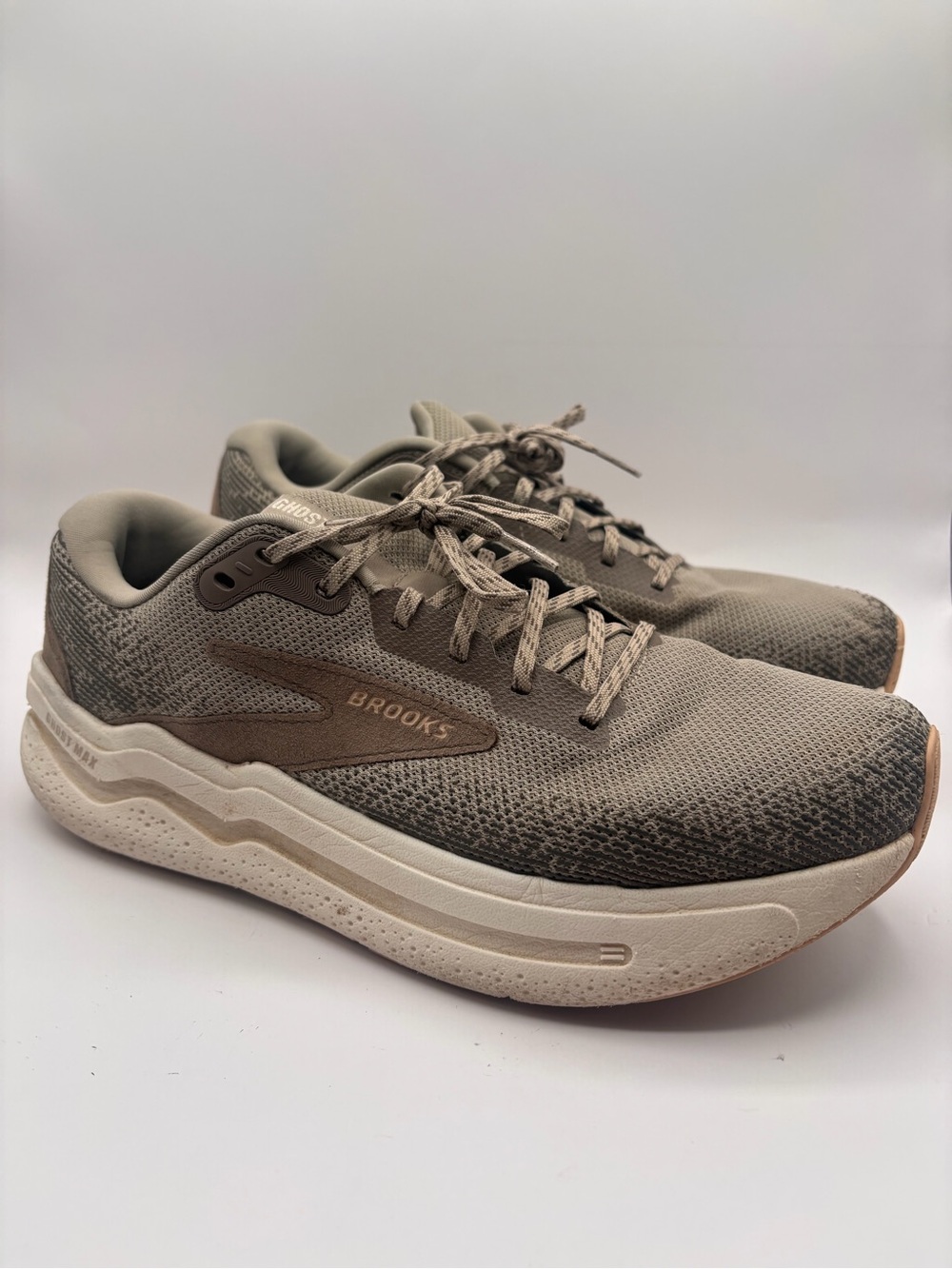 Brooks Ghost Max 2 'London Fog' Comfy Gym Shoes / 110431 1D 240 / Men's Size 9.5